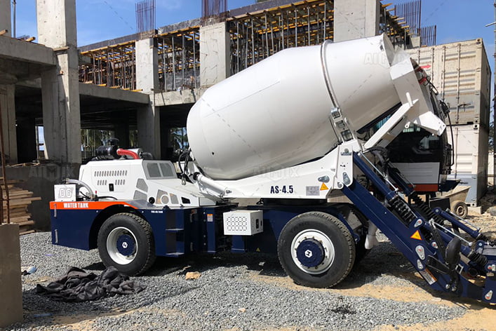 self loading mixer for house construction