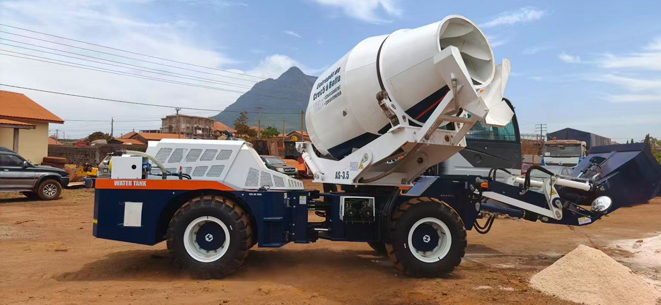 AIMIX AS3.5 self loading concrete mixer in Guatemala