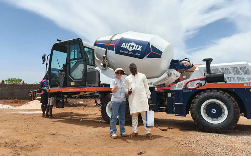 AIMIX AS3.5 self loading concrete mixer in Guatemala